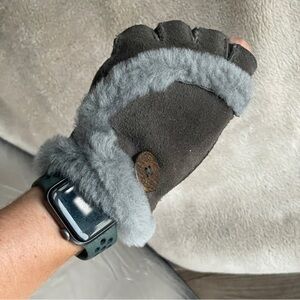 Gray UGG Mini Bailey Fingerless Wool Mittens